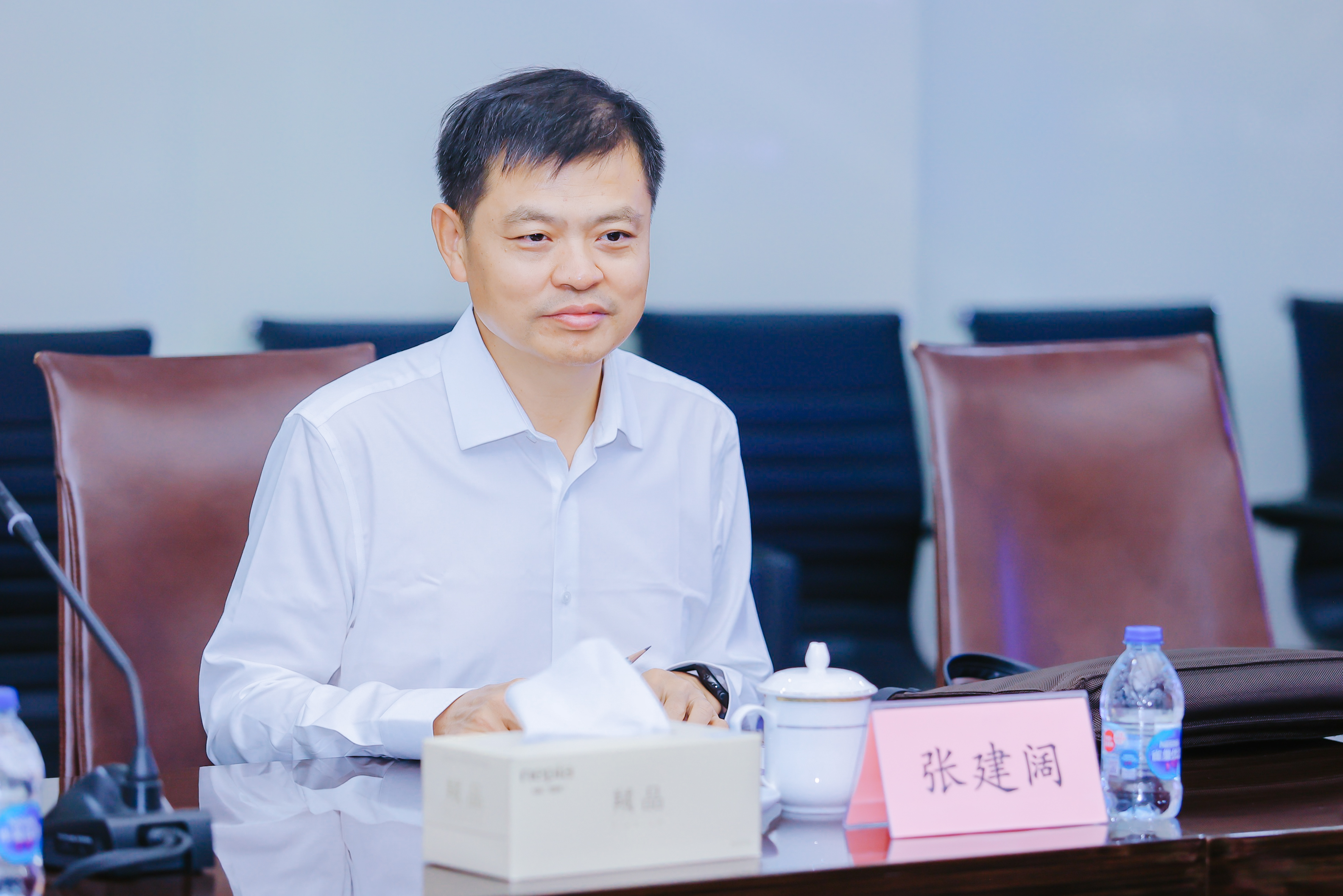 中國(guó)石化領(lǐng)導(dǎo)劉會(huì)友、張建闊一行蒞臨神開參觀考察(圖5)