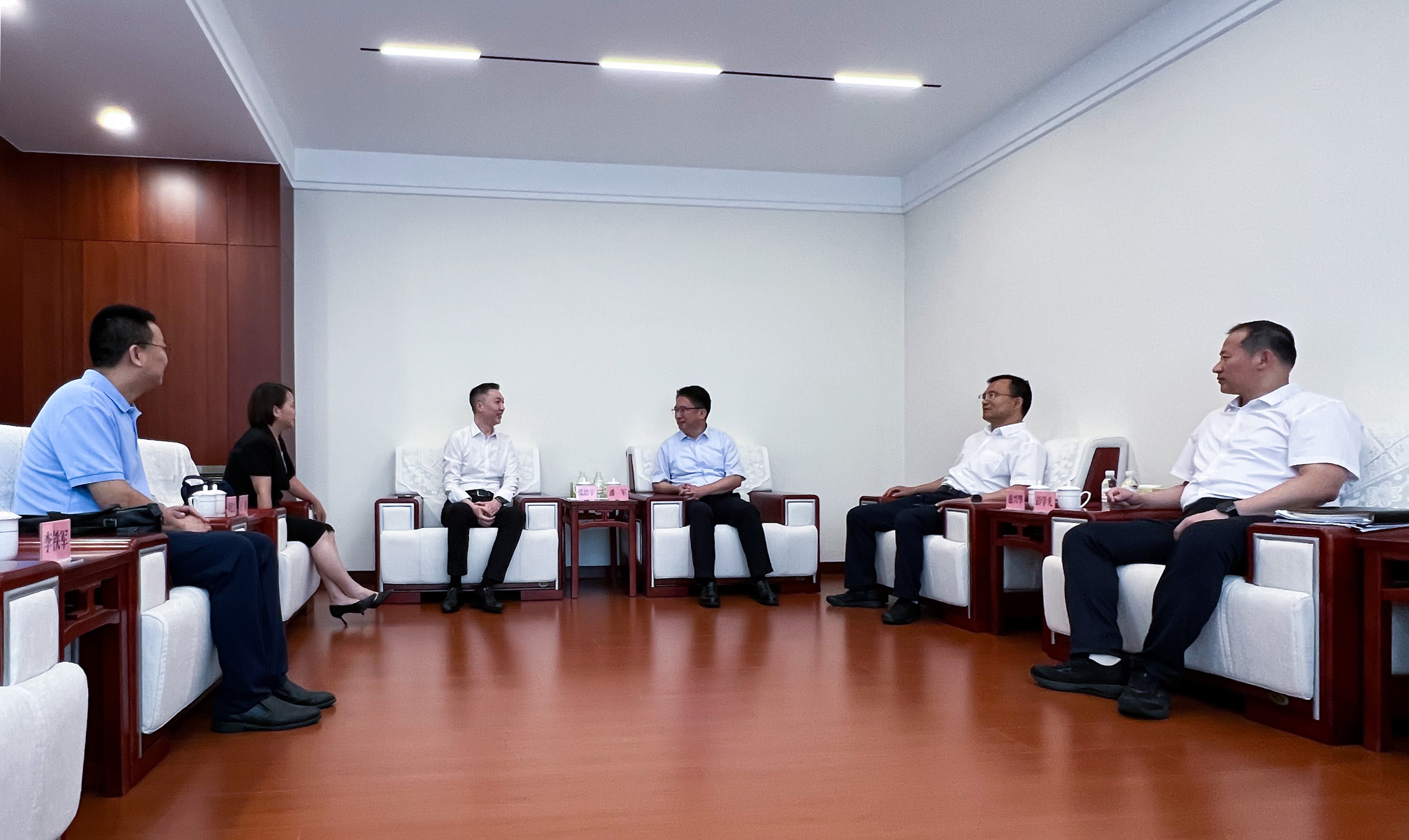 神開股份總裁一行赴中石化經(jīng)緯有限公司交流(圖1)